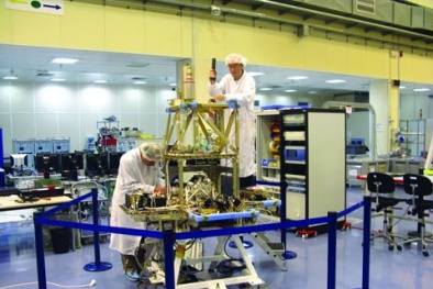 “Tiệm cận” công nghệ vệ tinh